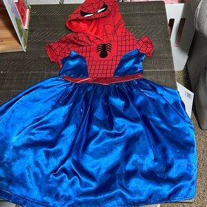 Spider-Man dress with hood
No tears